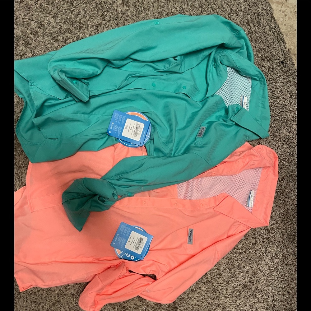 2 womens Columbia fishing shirts
